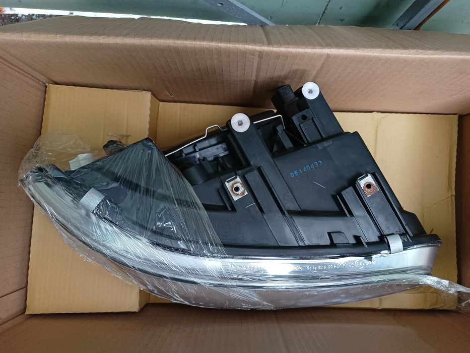 VW T5 Transporter Multivan lampa prawa NOWA