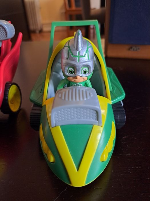 Veículos PJ Mask com figura