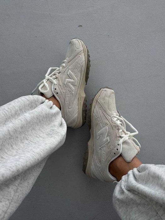 Жіночі кросівки New Balance 204L | Розміри 36-41