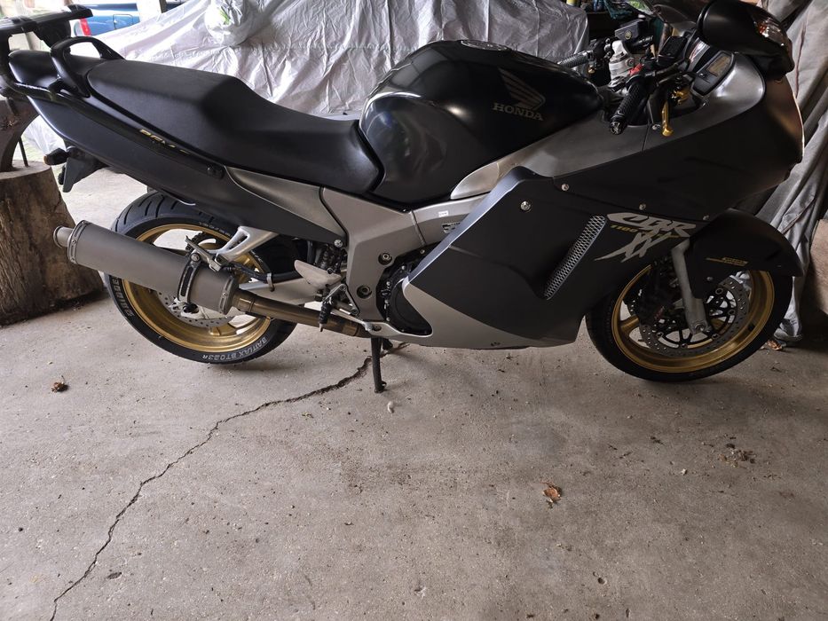 Honda cbr1100xx blackbird 2004 com top case