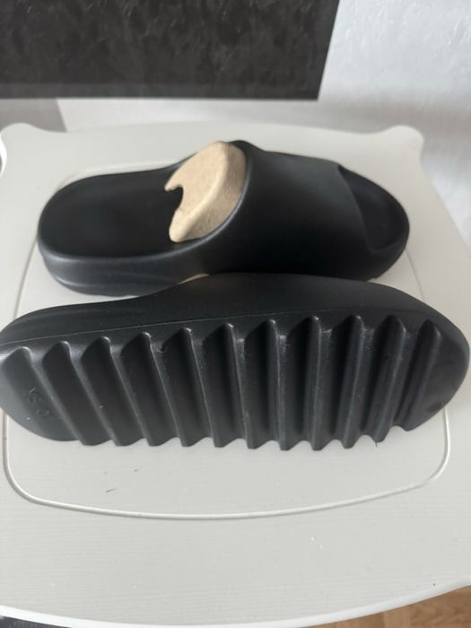 YEEZY SLIDE DARK  YS-01 BLACK - размер 43