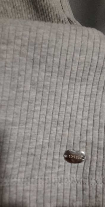 Vestido de malha cinza
