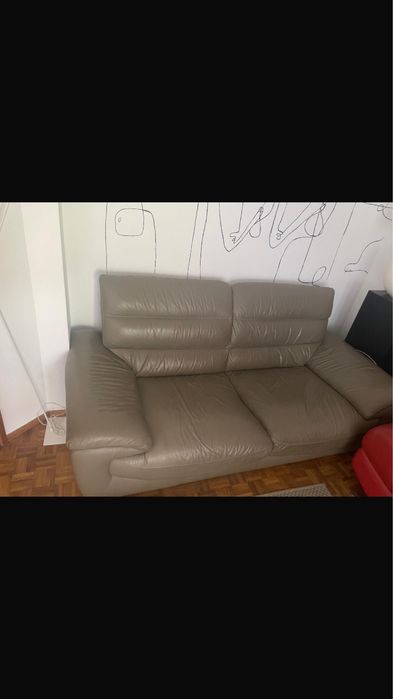 2 Sofas em pele marca Chateaux d’ax