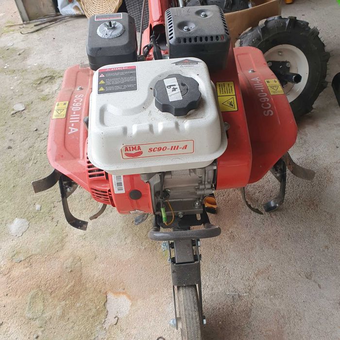 Moto enchada como nova