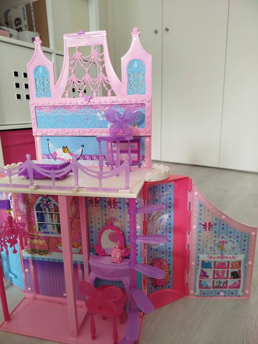 Barbie palácio real mariposa completo