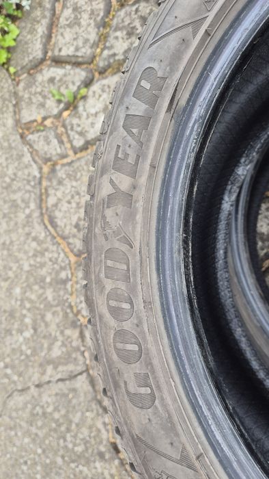Opony Goodyear Ultra Grip  225/45 R17  4 szt