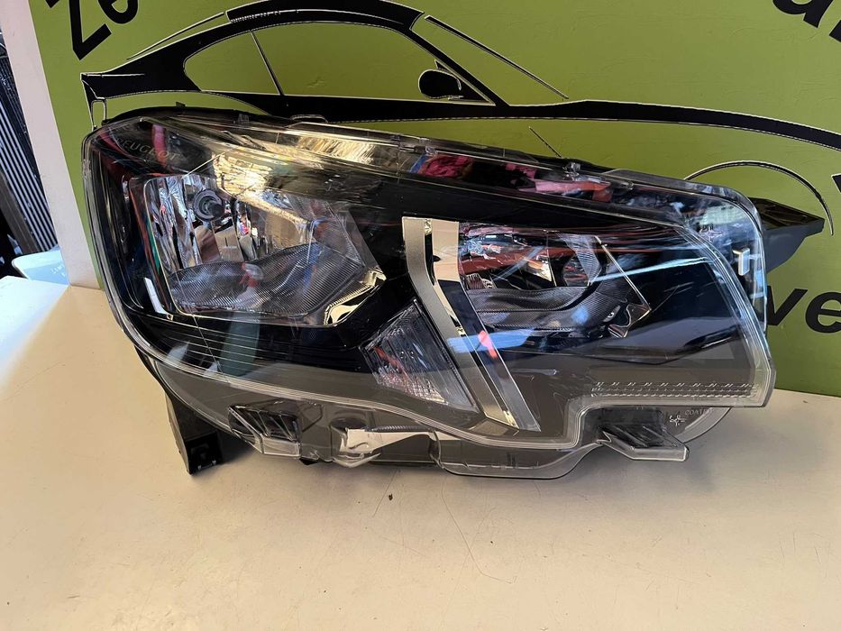 Peugeot Partner III K9 - Farol Direito - FF915