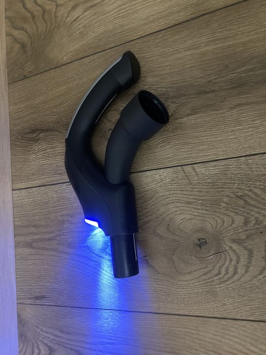 Uchwyt Miele SGC 20 S8 podswietlenie Led znakomita opcja do sprzatani