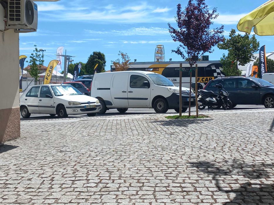 TRESPASSE DE PASTELARIA E SNACK BAR COM ALVARA DESTE 1983
