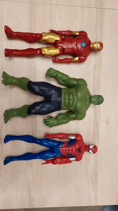 3 Figurki Avengers 30cm