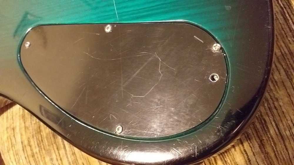 gitara basowa 5-strunowa Kamecki Custom Professional