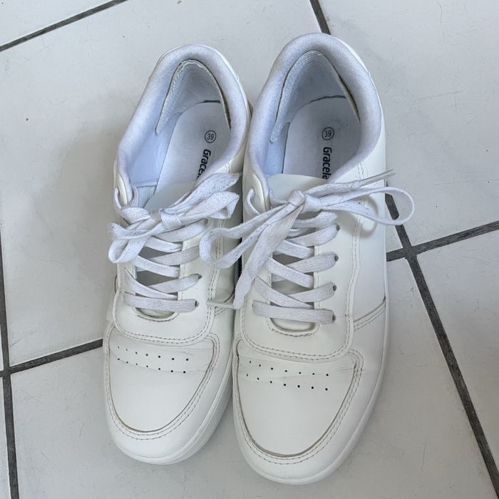 Sneakesy Graceland 39 biale