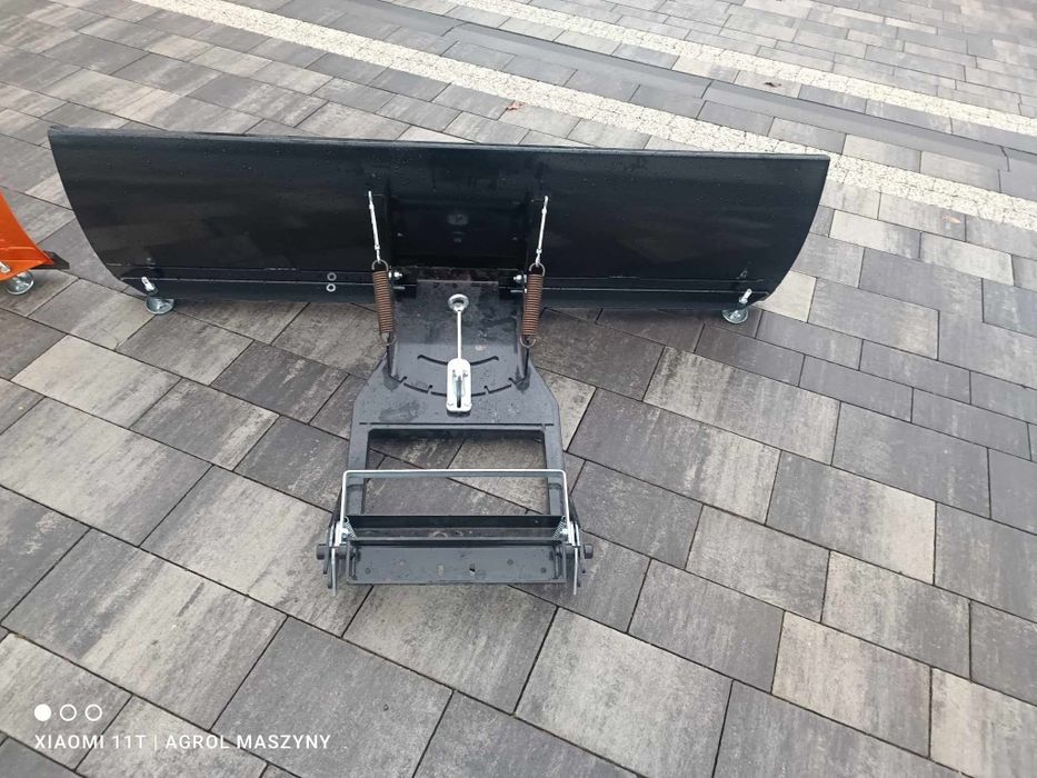 Nowy pług do śniegu do quada z czołowym uniwersalnym mocowaniem