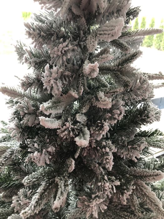 Choinka ośnieżona 180cm