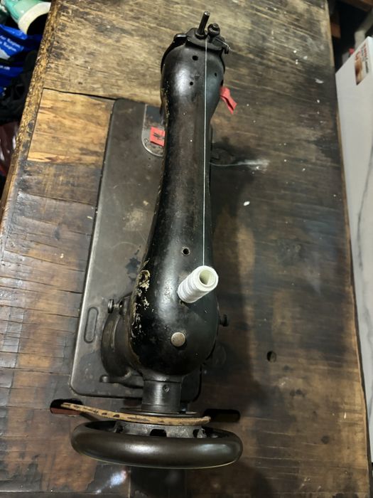 Швейная машинка со станинной singer