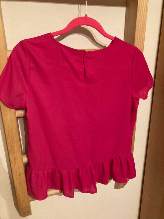 bluzka czerwona z falbanką