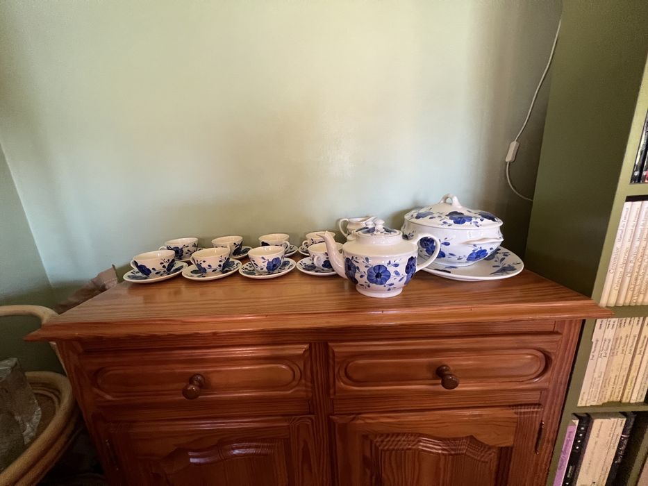 Conjunto de chá+terrina da loiça de Sacavém