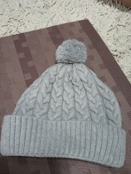 Czapka dziewczęca 100 % wełna Merino.Polecam