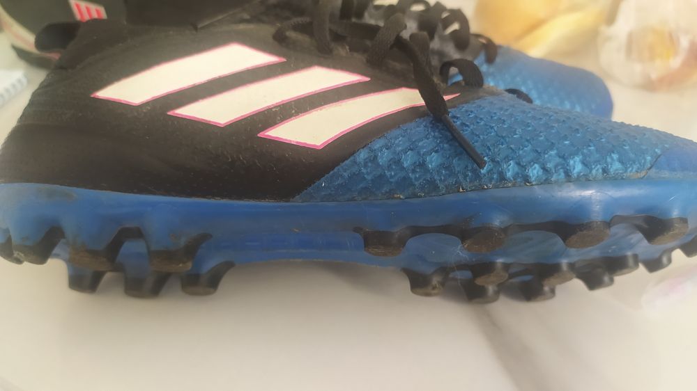 Спортивне взуття