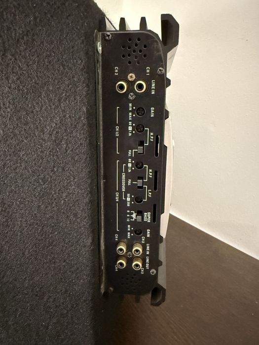 Subwoofer Kenwood 1200w + amplificador + cablagem