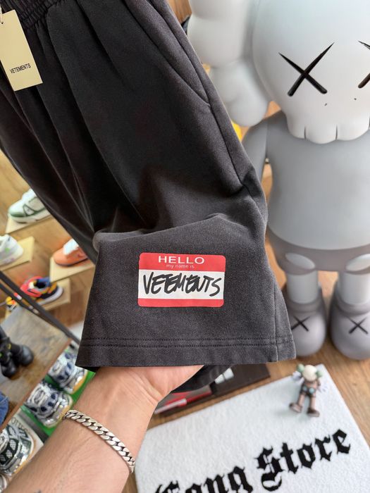 Шорти Оверсайз VETEMENTS “My Name Is” Faded Black / Red