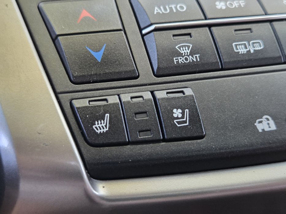 Lexus NX200T , 4wd (повний привід) , акпп ( автомат) , 2015р.
