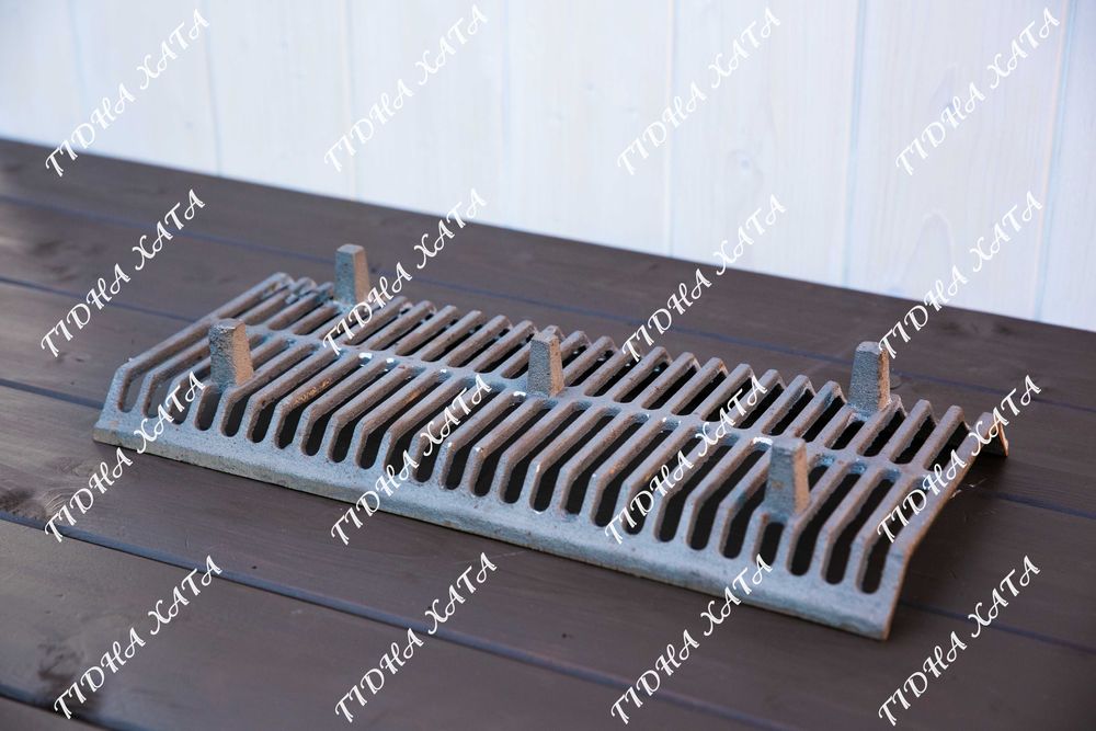Чугунный колосник на ножках. Решетка для камина Чавунна решітка