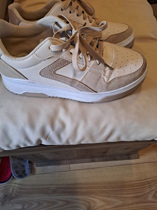 Buty beż białe sport