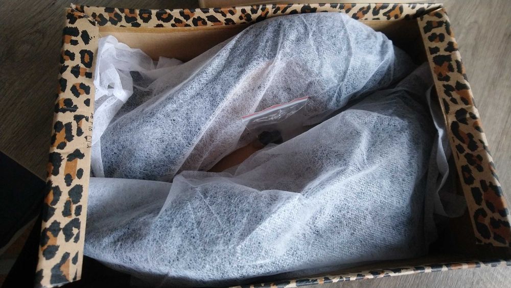 Czarne buty na obcasie rozmiar 39