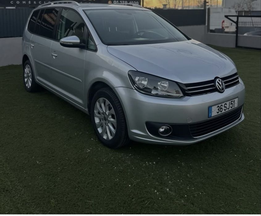VW Touran 1.6 TDI BlueMotion 2012, 7-Seater