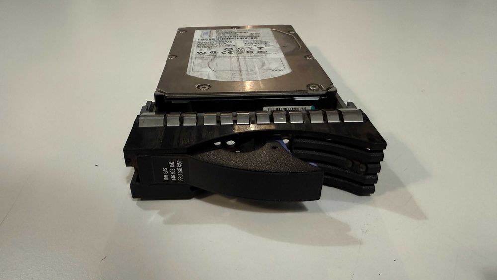 Dysk serwerowy SAS 146,8GB 3,5' IBM