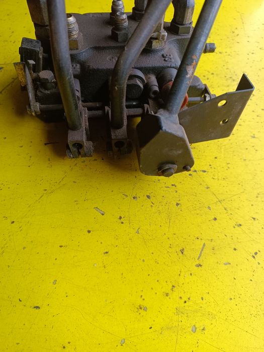 Rozdzielacz hydrauliczny