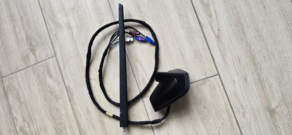 Antena original completa (vareta, base e cabos) Dacia Duster 2025