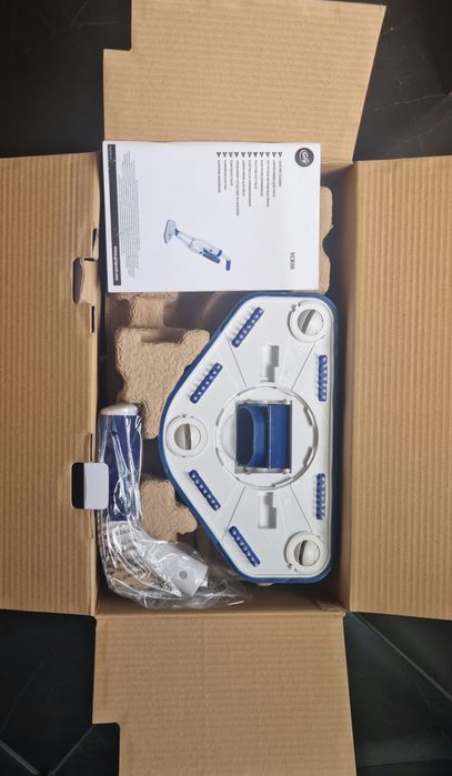 Aspirador eletrónico para piscinas