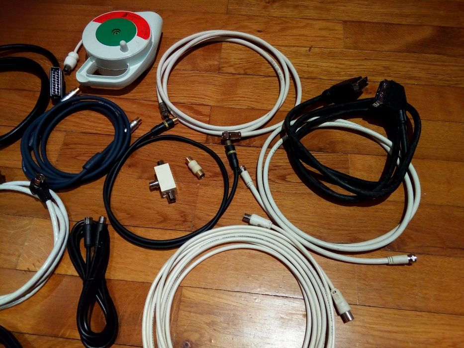 Coaxial and SCART Cables for TV64551972201474123