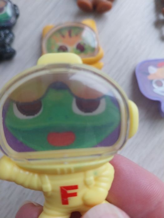10 figurek Milka Secret Box z mrugającymi oczami