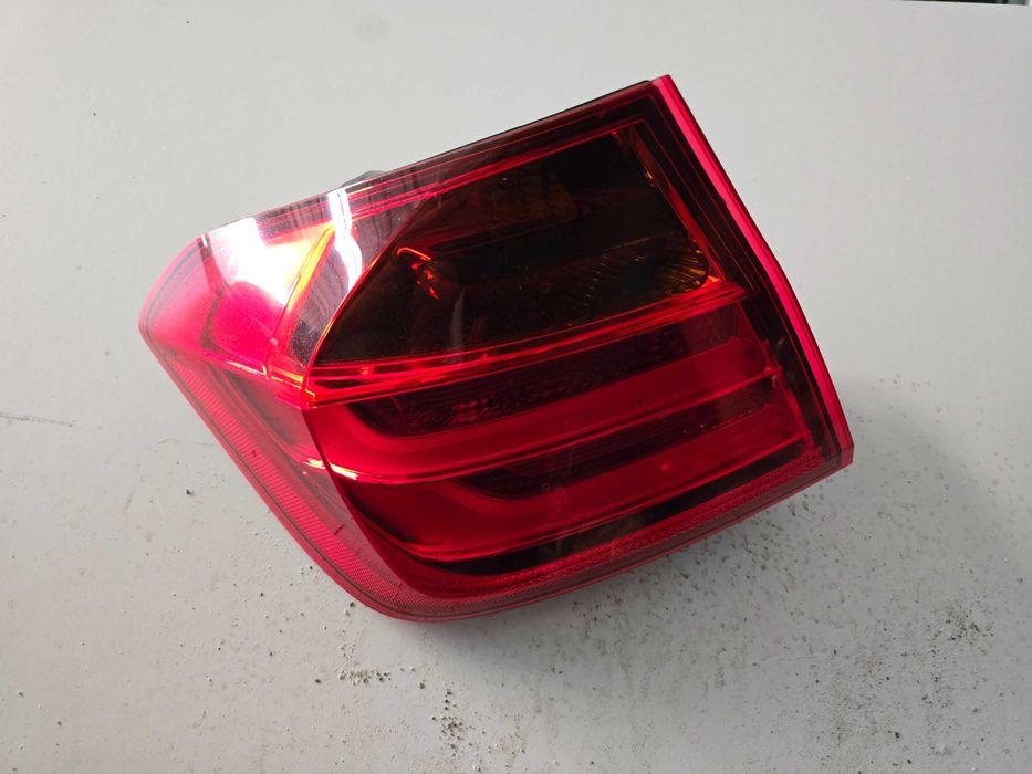 Farolim STOP esquerdo BMW Serie 3 F30 Carro (2011 a 2015)