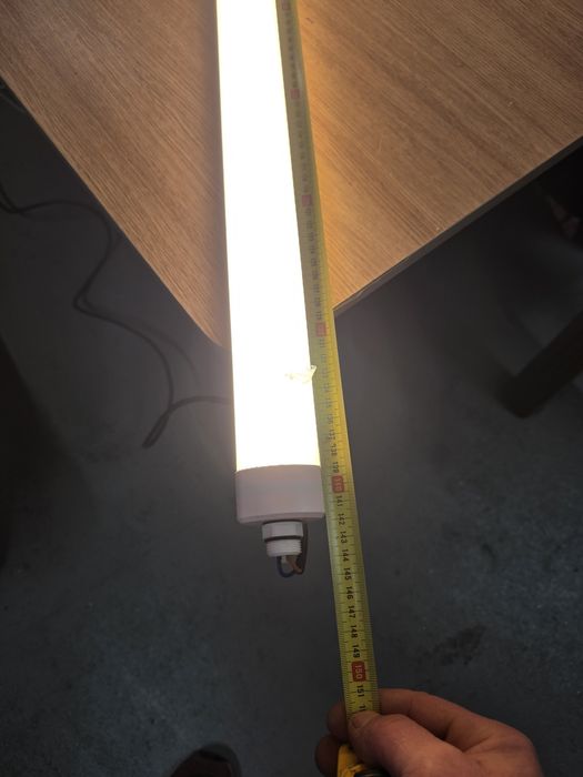 Hermetyczna lampa LED 145 cm