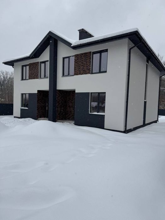 Дуплекс в Стоянці поруч з лісом . 4.5 сотки