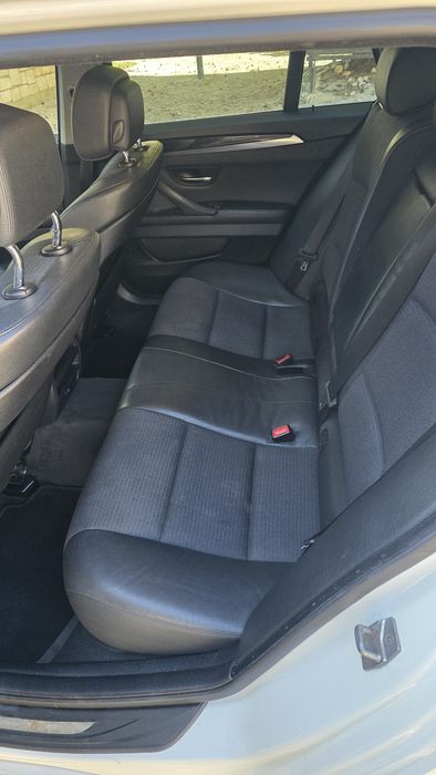Vende se bmw 520d f11