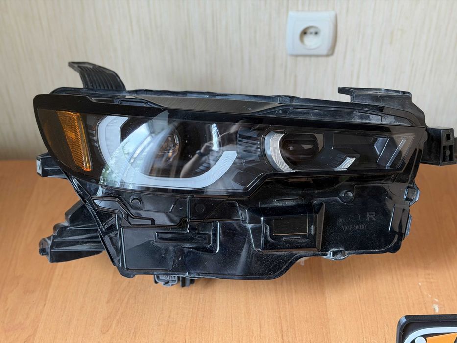 Фара права Mazda CX-50 2023-2026 LED AFS оригінал