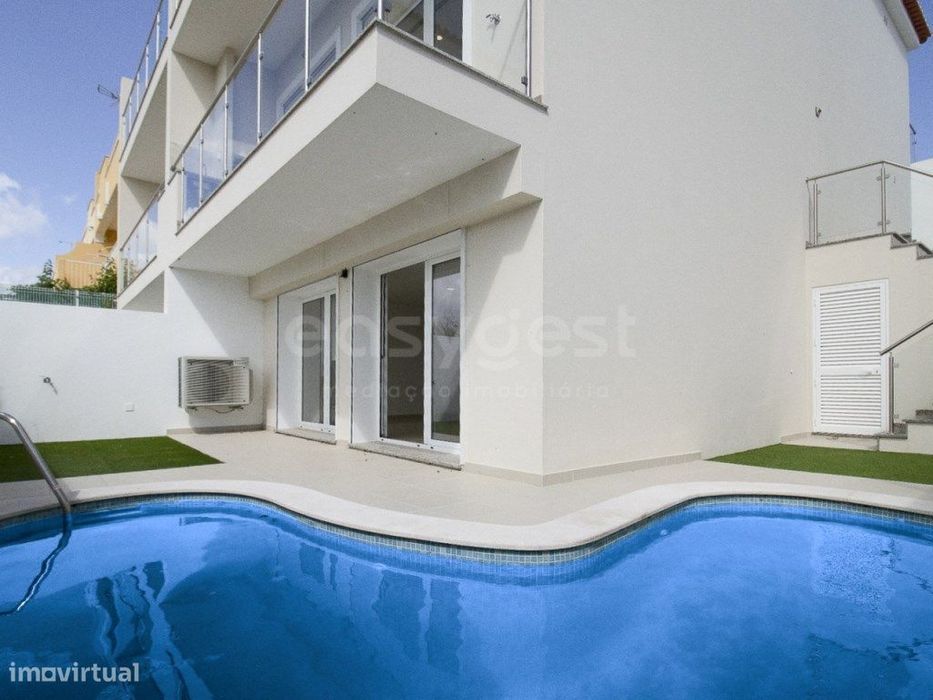 Moradia Nova Geminada T2+1 com piscina, cave e estacionamento - Altura