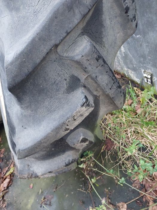 Opony koła Continental 405/70R20