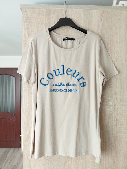 Beżowy T-shirt damski z haftowanym napisem mohito L