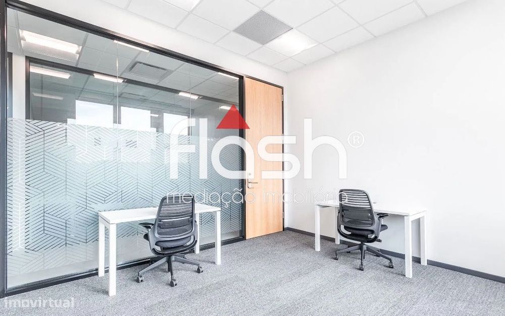 Espaços de Escritórios para 3 pessoas na Qta. do Lago - Loulé