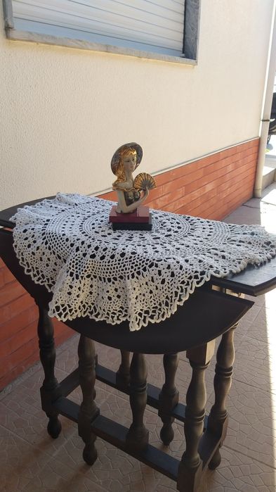 Mesa antiga desdobrável