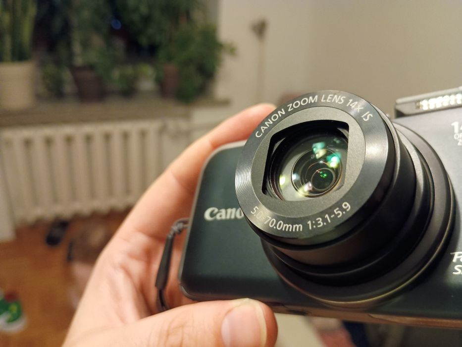 Aparat Canon PowerShot SX210 IS plus etui gratis