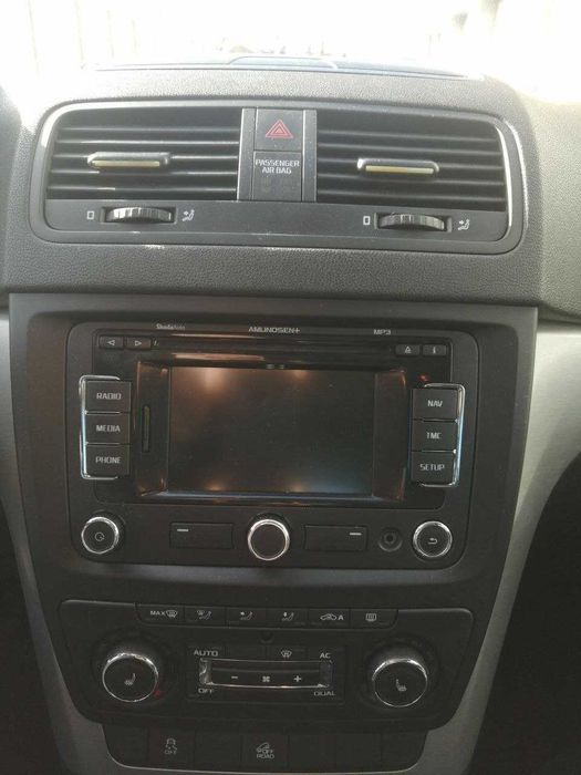 Шкода Йети 2012, 220 т.км., бензин 1,8 л, 152 к.с. TSI, 4х4, 6 мех КП.