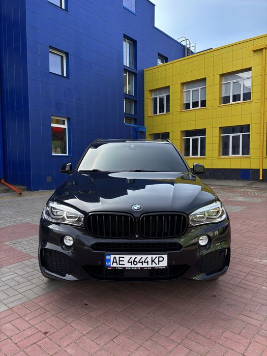 Продам СРОЧНО BMW X5 F15 3.0d