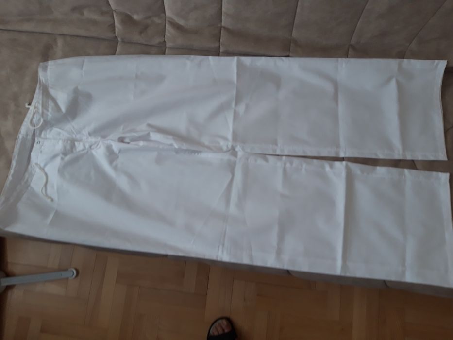 Białe spodnie - nowe.